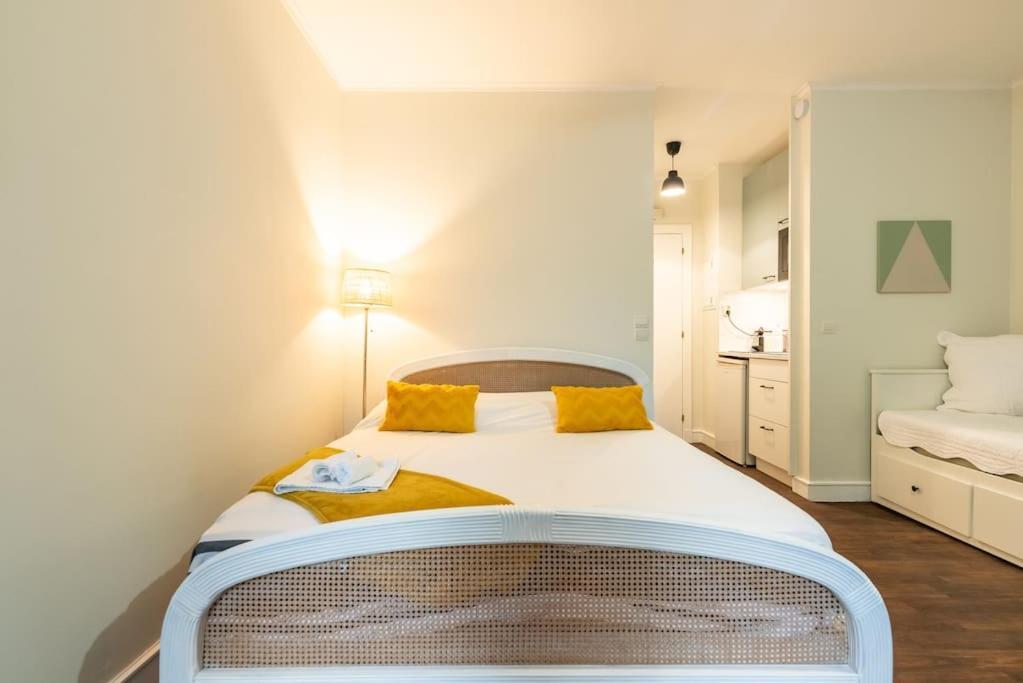 Appartement Proche Champs Elysees Parigi Esterno foto