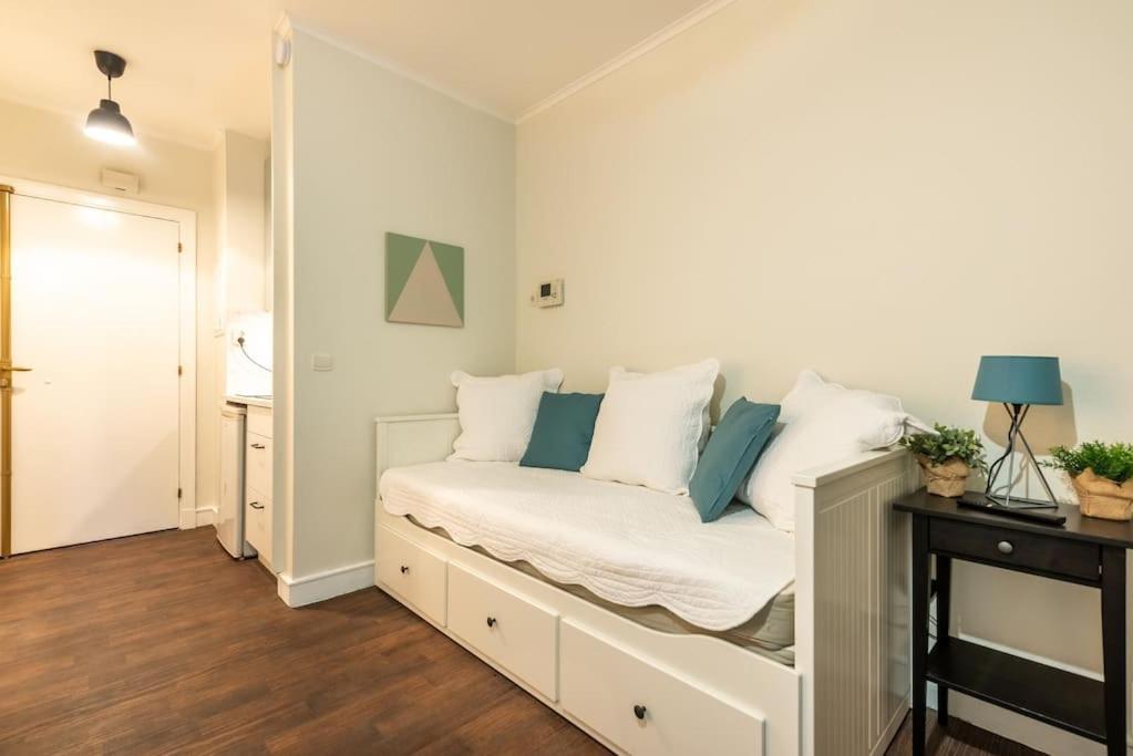 Appartement Proche Champs Elysees Parigi Esterno foto