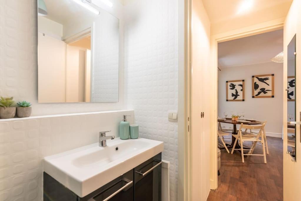 Appartement Proche Champs Elysees Parigi Esterno foto