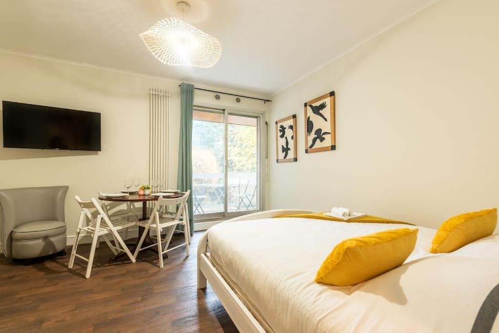 Appartement Proche Champs Elysees Parigi Esterno foto