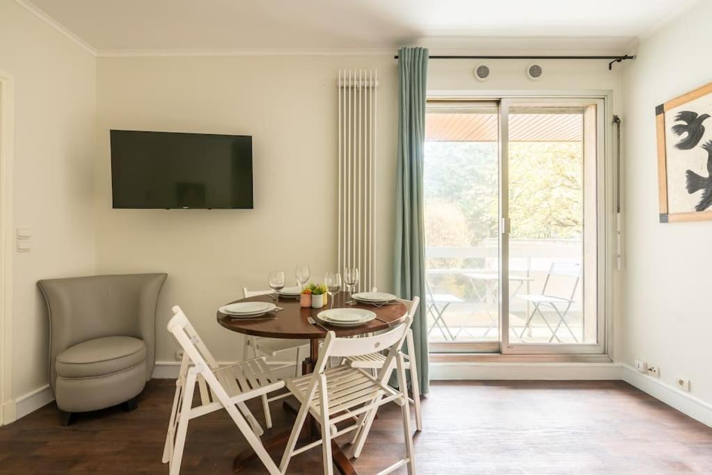 Appartement Proche Champs Elysees Parigi Esterno foto